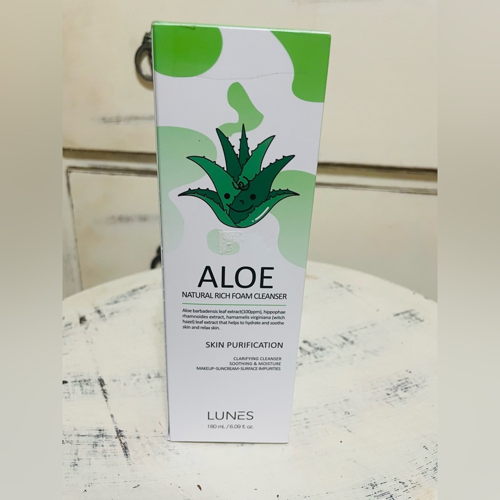 Sale! Glow Up Starts Here – Aloe Foam Cleanser (New) - Picture 1 of 4